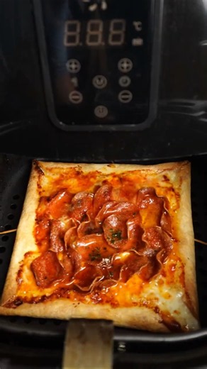 10-Minute Pepperoni Tortilla Pizza 🍕 #shorts
