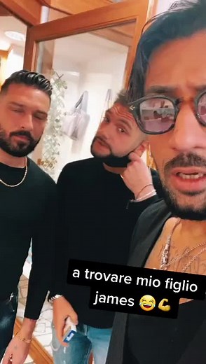 @jamesomma7 nonché mio figlio lo rivelo a tutto tik tok 😂 @raffaelevenezia1new #perteeee #neiperte #perteeeeeeee #neperteeeee #foryou #neperte #model