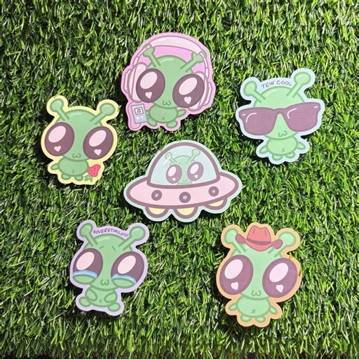 Cartoon Alien Stickers! || Deeboe the Lil' Alien V1 || Vinyl Waterproof Sticker - Etsy UK