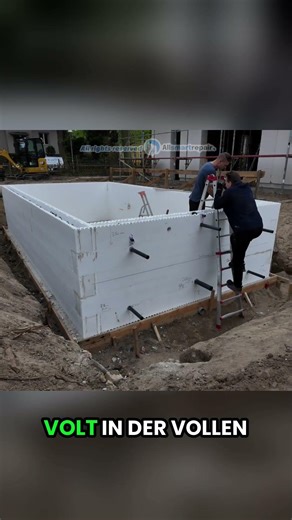 Airplane power in the garden! ✈️ Jetblower in action #pool #DIY