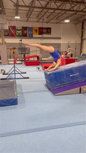 Eric Cali on Instagram: "Geinger drill to see the bar & finish the turn before the catch #gymnastics #bars #drill #geinger #bexquisite"