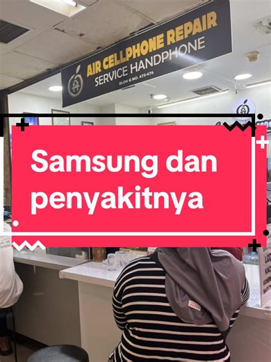 Luar nyala, dalam gelap 😶‍🌫️ Bukan sulap, ini flexible rusak ⚠️⚡️ Tenang, masih bisa diperbaiki 👌 📍 ITC Cempaka Mas – Jakarta Pusat Lantai 4 | Blok G 475–476 | G 446 | F 441 📲 Admin: 0813-2345-7476 | 0812-3450-7441 | 0822-9775-4556 #service #flip #samsung #flexible