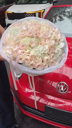 The fragrance of O’Hara roses is pure obsession✨ | Fly Flowers NYC