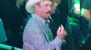 945K views · 4.8K reactions | Cuando se hace la carnita asada con Los Tigres del Norte... | Munchies Lab | Facebook