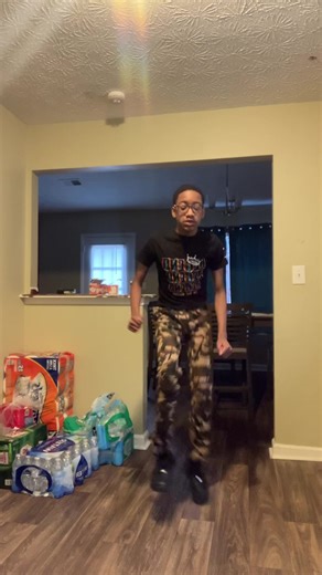 Touchdown: Commando Pants Edition #fyp #theninetailsfoxerhawker #jiggin