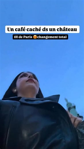 Fatimzahra🍓 on Instagram‎: "Café secret dans un château ⏳ À moins d’1h de Paris 🌳 Nature • calme • déconnexion 🏰 Un lieu qu’on voit de dehors… sans imaginer la magie à l’intérieur 💛 🍰 Goûter dès 15h 💶 Menu 15€ 🎄 Menu 18€ (édition spéciale) 🥐 Brunch le week-end ☕ Tu peux aussi venir juste pour un café 🌿 Ambiance forêt, silence, respiration, vraie pause 🚆 Accès facile Paris Montparnasse → Saint-Rémy-lès-Chevreuse 🚕 Puis taxi / Uber 🚗 Voiture : ~45–55 min Écris moi dans les commentaires