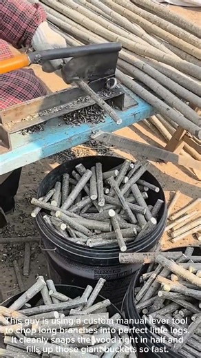 This custom wood chopper is actually genius 🪵 #HandTools