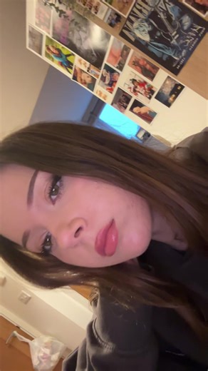 Seeing if the non b&w version does any better 🫣 #fyp #wlw #juliawolf