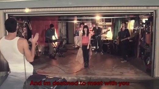 CARLY RAE JEPSEN-CALL ME MAYBE"(OFFICIAL VIDEO)"