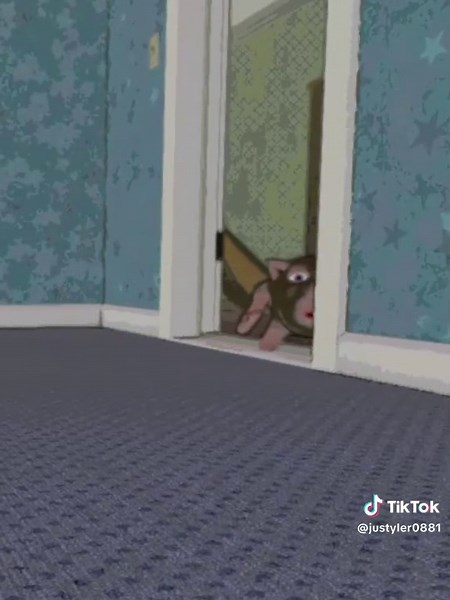 Watch Your Gnome Steps — Burgling Gnomes Clip