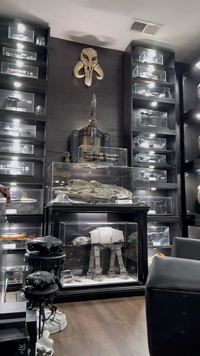 Gabriel Estrada on Instagram: "Everyday is a dream come true when I walk into my Star Wars fan cave #starwarsreplicas #starwars #501st #anewhope #empirestrikesback #returnofthejedi #clonewars #theforceawakens #thelastjedi #riseofskywalker #rogueone #solo #jedi #sith #darthvader #kyloren #clonetrooper #stormtrooper #bobafett #mandalorian #empire #lightsaber #regalrobot #denuonovo #anovos #masterreplicas #efxcollectibles #sideshowcollectibles #mancave"