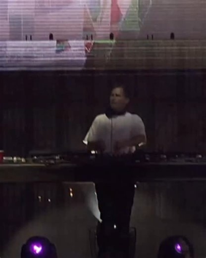 Kaskade in the Park RETURNS to San Diego Saturday November 8, 2025 Join us at Gallagher Square for a day into evening session in the park. Register NOW for early access to the best tickets at kaskadeinthepark.com ((LINK IN BIO)) | Kaskade