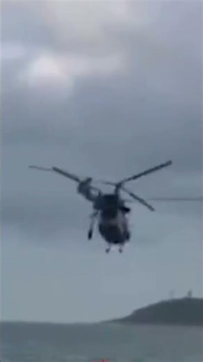 🚨💥🚁 Final moments of Russian helicopter crash on Caspian coast