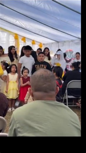 When the Savannah family sang for Jayanie, it was more than a song — it was love, honor, and farewell woven together. Not a dry eye in the room. 🕊️💛 | Maxine D Walter