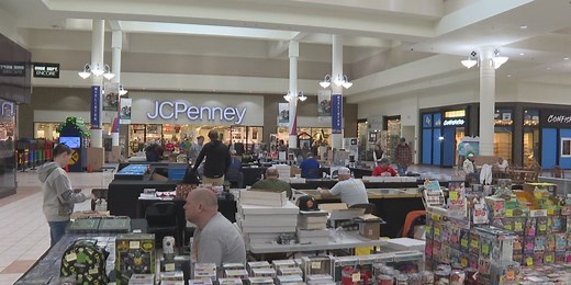 Card show returns to Grand Central Mall