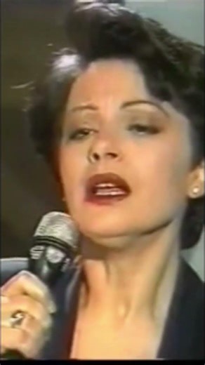 🇬🇷 🎶Μια καλημέρα (Live) Χάρις Αλεξίου / Mia Kalimera - - Haris Alexiou ♪♫•*¨*•.¸¸❤