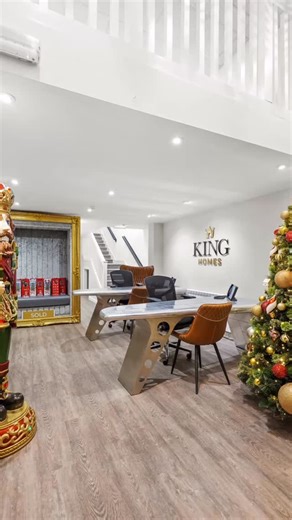 ✨ King Homes in Alcester ✨ King Homes has officially opened a brand new office in Alcester 🏡 📍 Find us next to Waitrose and the Alcester Square Fish Bar Set in the heart of this historic market town, Alcester is loved for its characterful streets, independent shops, cafés, and strong community feel. We’re proud to be part of it. Pop in, say hello, and let’s talk homes ❤️ #NewOffice #Alcester #EstateAgents #KingHomes #PropertyUK #UKProperty #LocalBusiness #MarketTown #Community #HomeGoals #Prop