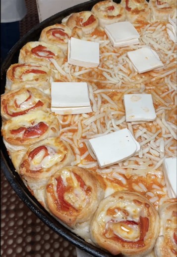 Experience Unique Pinwheel Crust Pizza at Louie's