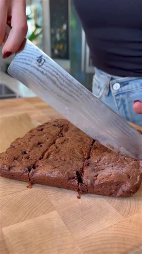 Try these fudge paleo brownies! 🍫 😋#whole30 #whole30recipes #whole30journey #paleo #paleorecipes #paleoforbeginners #paleoforweightloss #weightloss #gethealthy #healthy #cooking #foodtiktok #yummy #fit #fy #fyp C: oliviaadriance