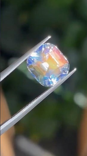 Opal vs Moonstone: The Battle of Shimmering Gems