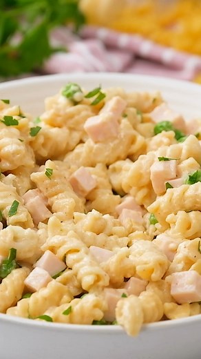 Made with perfectly cooked pasta in a rich, cheesy sauce studded with savory ham and peas, this recipe for Instant Pot Ham and Cheese Pasta is an incredibly simple family-favorite dinner. Full Recipe: https://amindfullmom.com/ham-cheese-instant-pot-pasta/ | A Mind "Full" Mom