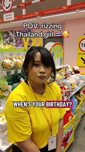Should we go on a date and use Google Translate the whole time? 😂🇹🇭❤️ #fyp #pov #rizz #bangkok #thailand