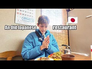 Inside a Traditional Japanese Okonomiyaki Restaurant (Japanese 🇯🇵 w/ English Subtitles)
