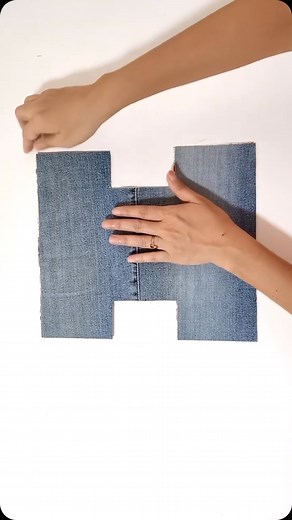 SisterQuilt on Instagram: "How to make a square box from old denim"