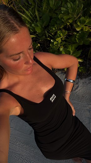 Karo Kauer on Instagram: "Werbung @newshahaircare | Investing in my hair’s future 🫶🏼Mit dem Code KARO erhaltet ihr 20% ab 69€ / 69 CHF Einkaufswert. Der Code ist bis zum 30.06.25 gültig meine Lieben ✨🤍"