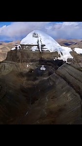 Mount Kailash💛💛🙏💥♥️is known by the name of Kailash, Mt Kailash, Kang Rimpoche, Tise, Kailas, Kailash Parbat, Mount Meru and Sumeru Parvat is a pillar of the world located in the heart of the six mountain ranges symbolizes a lotus. Thousands of Hindu Pilgrims from all over the world make an adventure pilgrimage tour to Kailash every year 📍📍 Mount Kailash is the earthly manifestation of Mount Meru or Sumeru which is the spiritual centre of the universe according to Buddhist, Jains and Hindu 