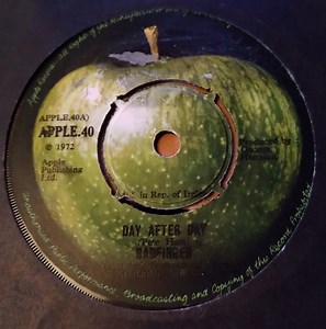 Badfinger - Day After Day