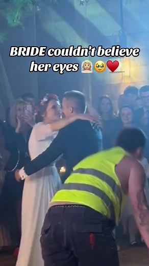POV: You and your squad surprise the Bride with a Jumpstyle dance! 👰👟 She was NOT ready for this! 🔥 Rate this dance 1-10 in the comments! 👇 #jumpstyle #dance #wedding #groom #bride