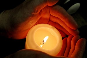 Prieš metus gimdymo metu sūnaus netekę tėvai paskelbė viešą laišką: kaltina medikus ir ieško liudininkų