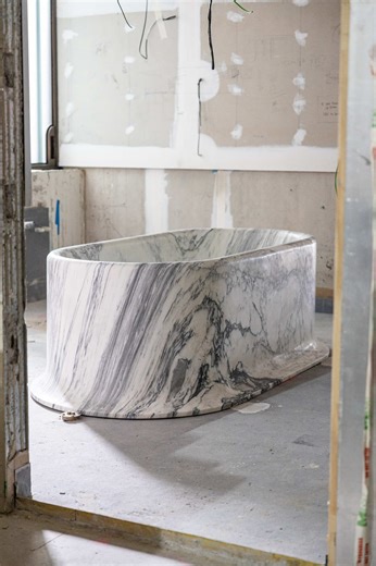 Elegant Marble Bath at Kurraba Point