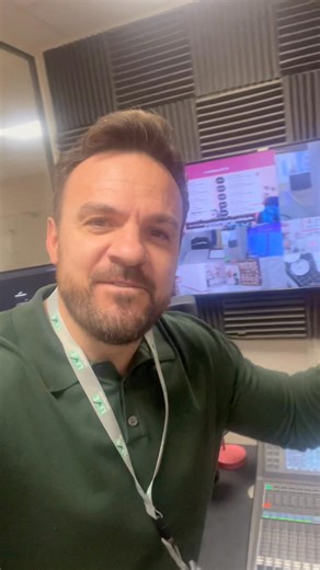 Happy Tuesday everyone! Lots of fun shows today with Tonic, Two Red Robins, Katy Sue, Dawn Bibby & festive Knitty Critters with Sarah Payne… PLUS please check out the Hobbycraft TV Facebook page to win a £500 Lisa Horton craft bundle! https://tv.hobbycraft.co.uk/tv-guide | Dan Bancroft TV