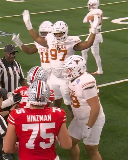 391K views · 1.8K reactions | Ohio State Football RB TreVeyon Henderson was called for unsportsmanlike conduct after this play. | SportsCenter | Facebook