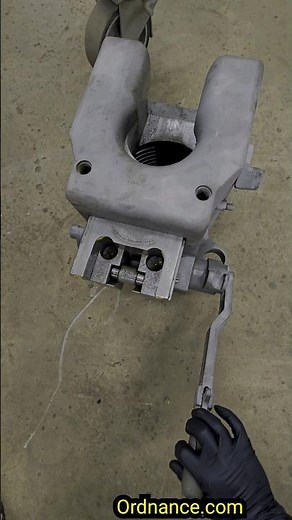 90mm T8 Anti-Tank Gun Falling-Block Artillery Breech | US Army WW2 #military #army #gun #engineering