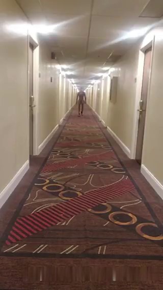 RT @ShitRandom69: guy naked in motel hallway