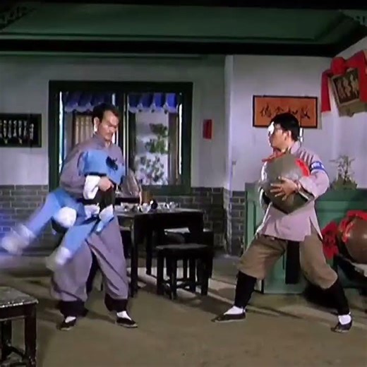 This is how Chinese withcer handled a little ghost.