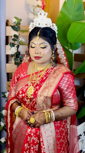 Our Signature Hindu Bride Priyanka Apu ❤️🫶 She was looking breathtakingly gorgeous on her wedding day 🫰🌸 | Naeema's Makeover