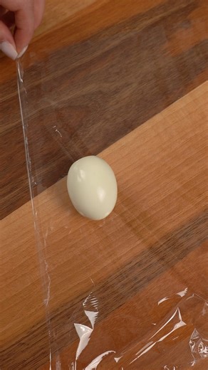 Egg trick for your kids🥚 #eggtrick #diy 🎬 This video was produced by Network Media and Aoos Media | The Simple Dish