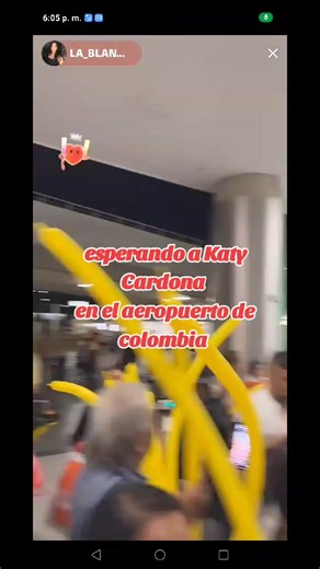 Esperando a Katy Cardona en el aeropuerto de Colombia
