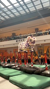 345K views · 10K reactions | 2023年第一届 KSL Esplanade Mall 杯全国高桩狮王争霸赛 1st KSL Acrobatic Lion Dance Championship 柔佛东甲金山体育会 Johor Tangkak Jin Shan 難度動作 Difficulties ：13個 扣分 Deduction ：0.50 最後得分 Final Score ：8.40 2 July 2023 | Liondoncefreak | Facebook