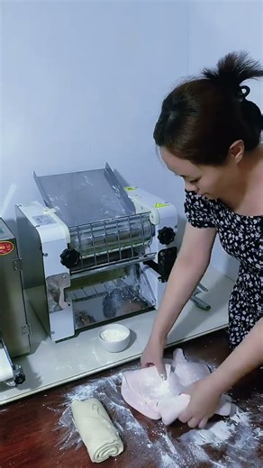 #Upgraded model of the type #tabletop pasta #machine, no more dark dough. Can make steamed