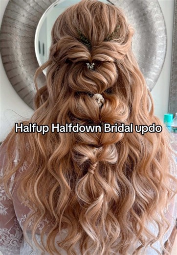 Halfup Halfdown bridal hairstyle using extensions! Loved Nikki’s wedding hair for her big day! #lancasterpa #lancasterpahairstylist #bridalhair #updo #weddinghair