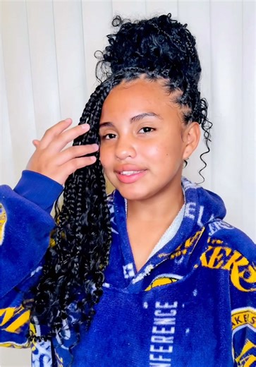 Medium Boho Knotless! Flowy, Not tight & Cutesy!😍 ❤️‍🔥❤️‍🔥LOVE MONTH BOOKS NOW OPEN!!❤️‍🔥❤️‍🔥 Book your Valentine style and let’s make it unforgettable, ask for a loyalty card as well so we can lock in. 📞(213)759-8245 Text, WhatsApp or DM! Los Angeles California📍🇺🇸 Book your appointments #braids #protectivestyles #labraider #californiabraids #explore