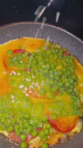 Avocado & bread with peas, potato & tomato. Heavy & healthy breakfast!