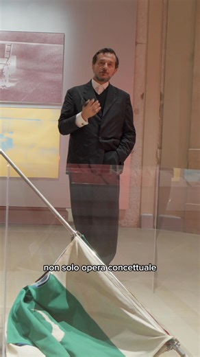 Il curatore Luca Massimo Barbero presenta “Averroè”, un’opera del maestro Giulio Paolini esposta nel percorso espositivo "UNA COLLEZIONE INATTESA. La Nuova Arte degli Anni Sessanta e un Omaggio a Robert Rauschenberg". 🖼️ Guarda il video completo sul sito. 📌 Ultimi giorni per visitare la mostra alle Gallerie d’Italia - Milano. Ti aspettiamo fino al 5 ottobre. | Gallerie d'Italia
