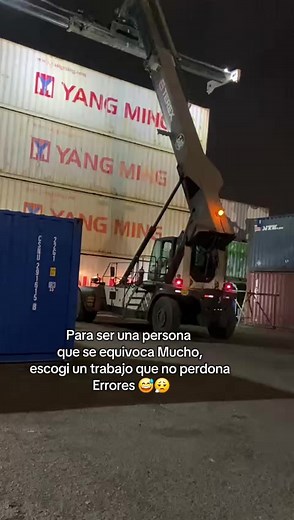 #fyp #operadores #peru #reachstacker #maquinariapesada