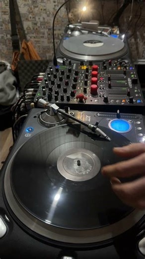 #electronicmusic #undergroundsounds #techno #technodance #dj #musicatechno #rave #vinyl